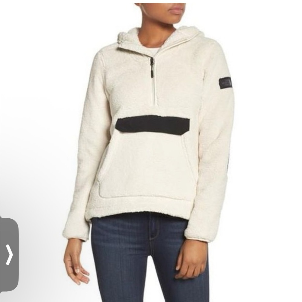 The North Face Campshire Sherpa Fleece 1/4 Zip Pullover Hoodie
